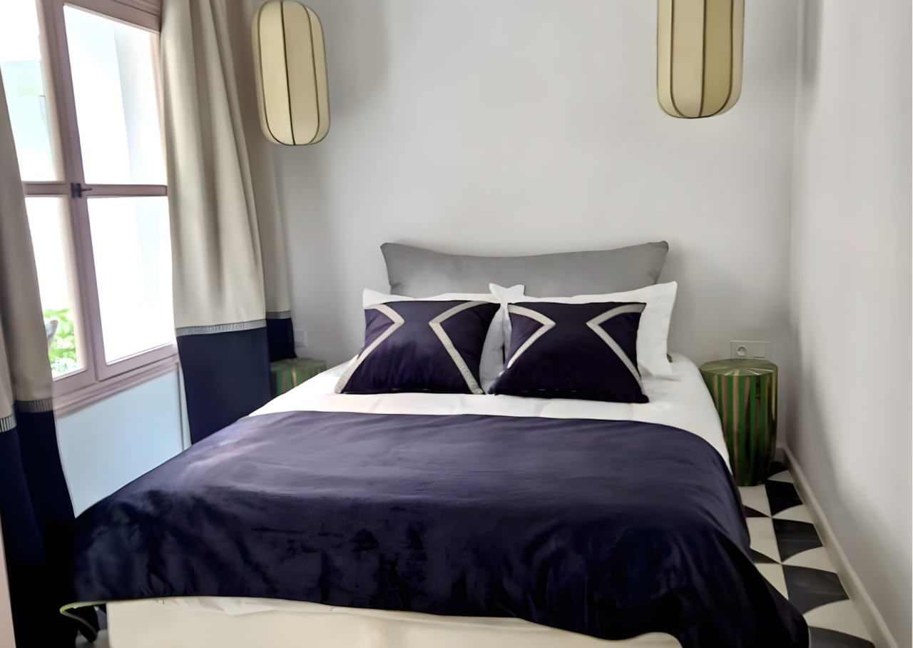 Riad de Prestige Entièrement Rénové avec Piscine à Vendre