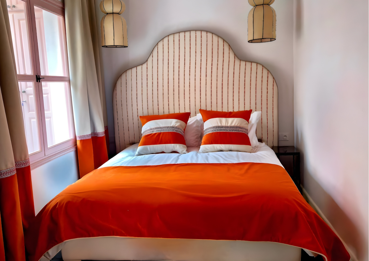 Riad de Prestige Entièrement Rénové avec Piscine à Vendre