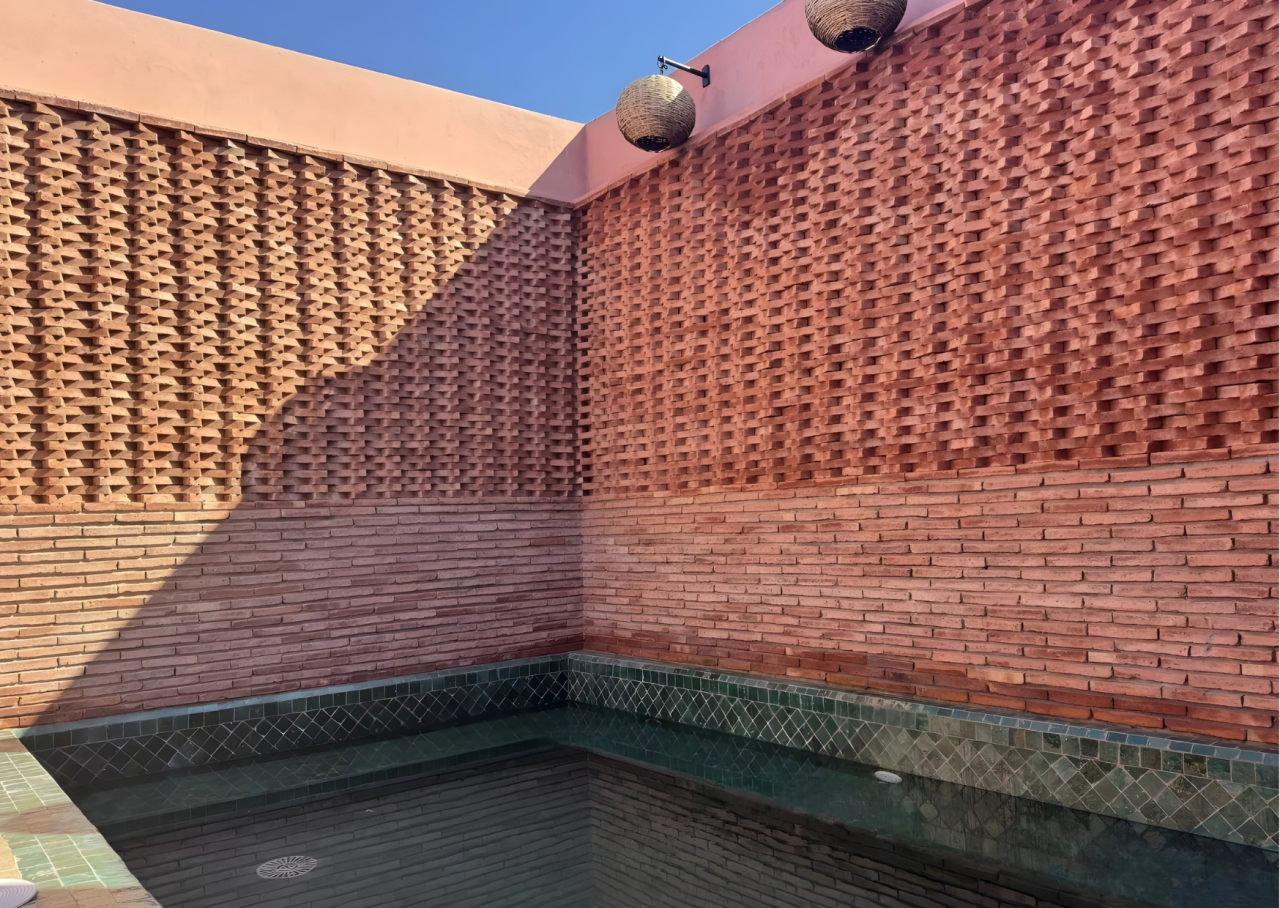 Riad de Prestige Entièrement Rénové avec Piscine à Vendre