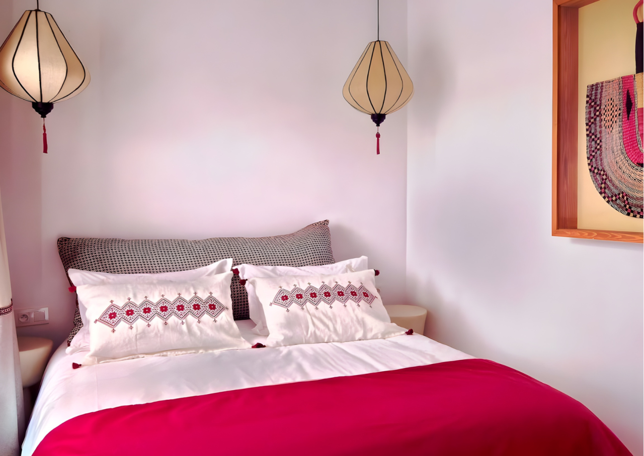 Riad de Prestige Entièrement Rénové avec Piscine à Vendre