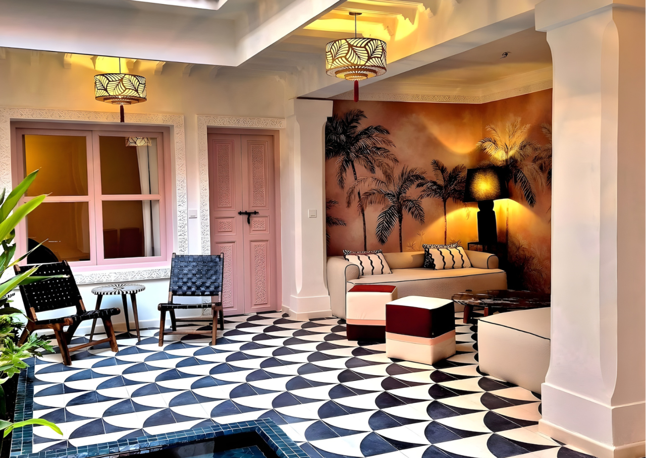 Riad de Prestige Entièrement Rénové avec Piscine à Vendre