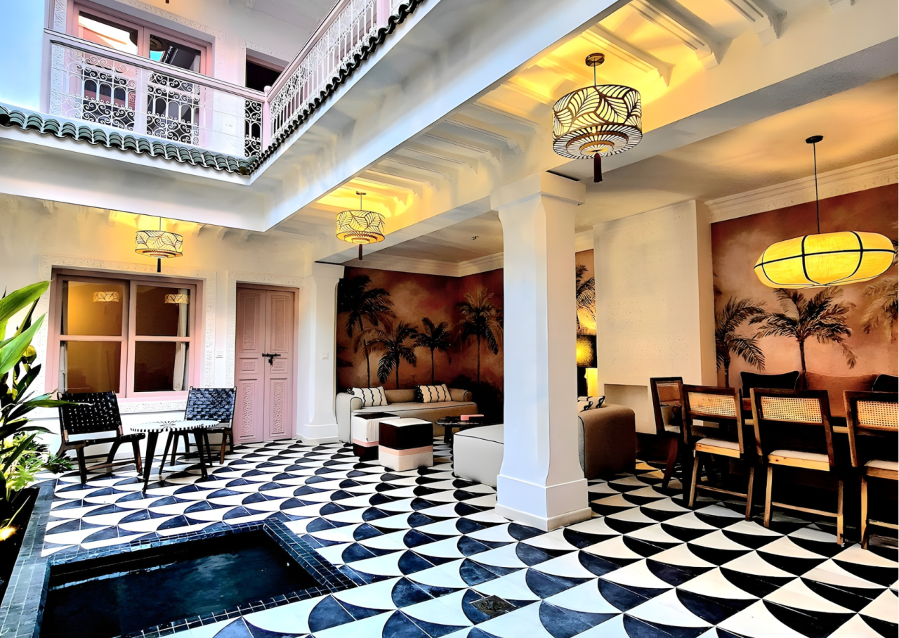 Riad de Prestige Entièrement Rénové avec Piscine à Vendre