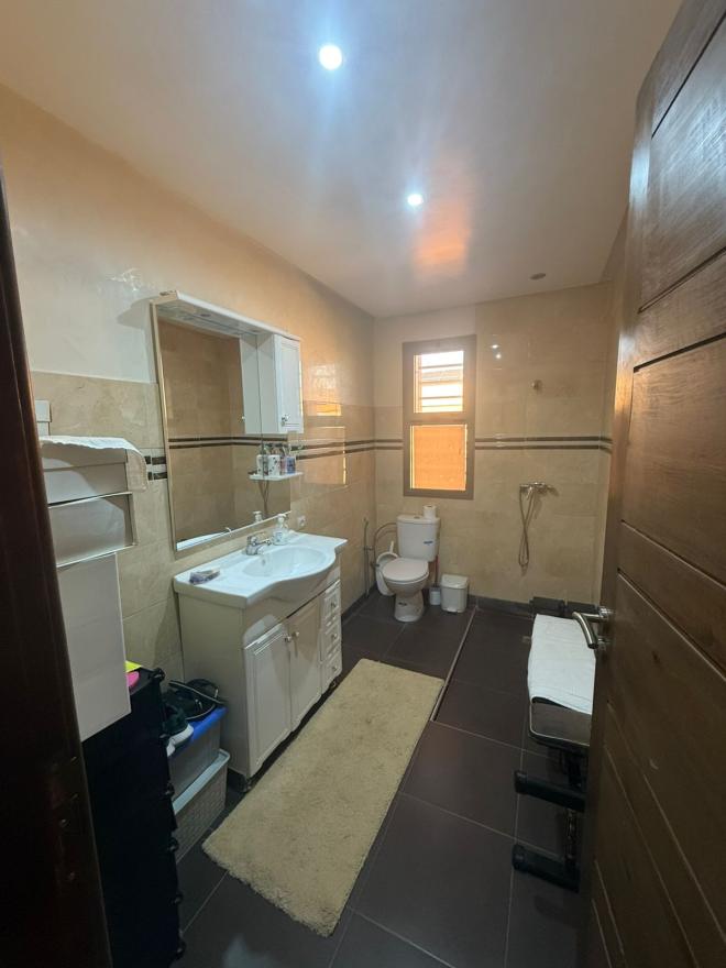 Villa 3 chambres à Vendre à Akenza