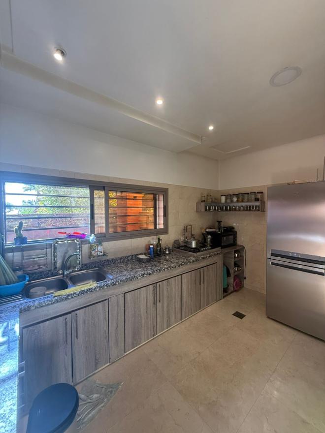 Villa 3 chambres à Vendre à Akenza