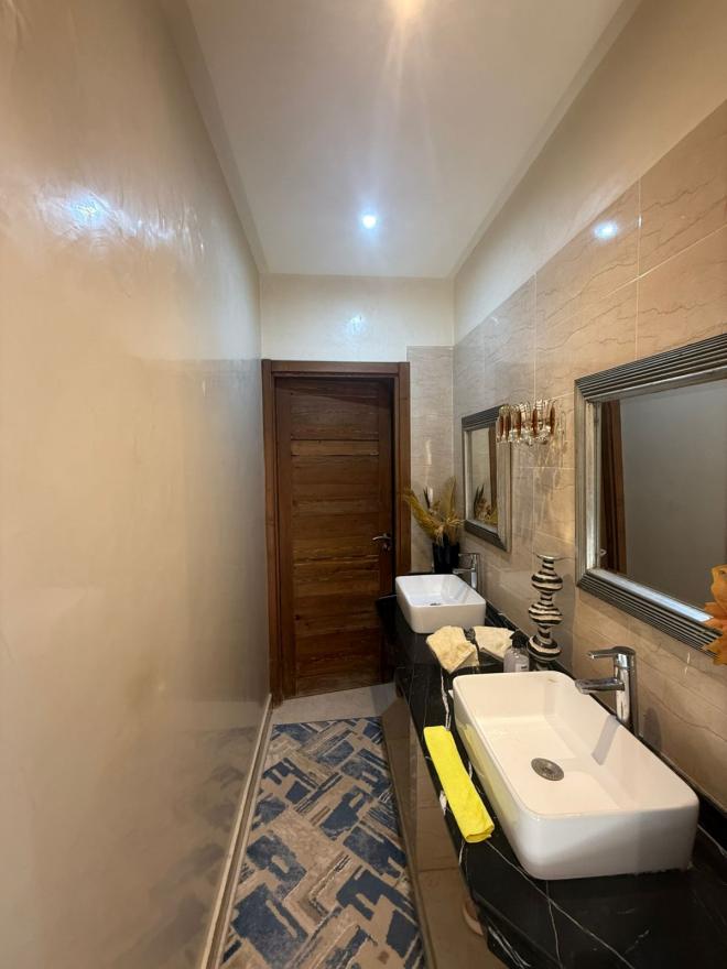 Villa 3 chambres à Vendre à Akenza