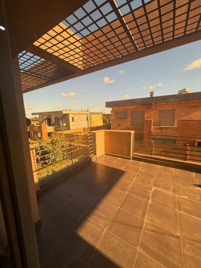 Villa 3 chambres à Vendre à Akenza