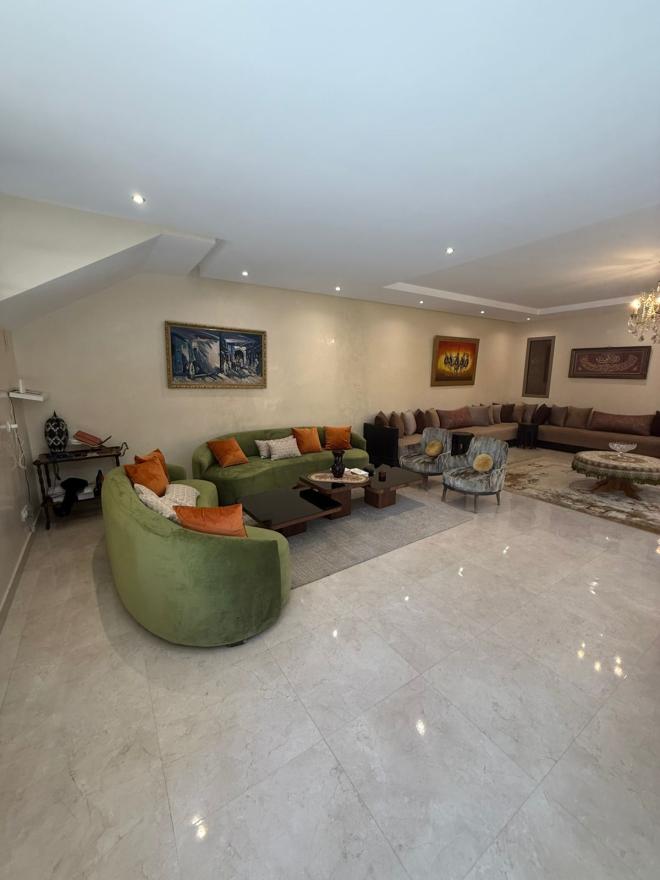 Villa 3 chambres à Vendre à Akenza