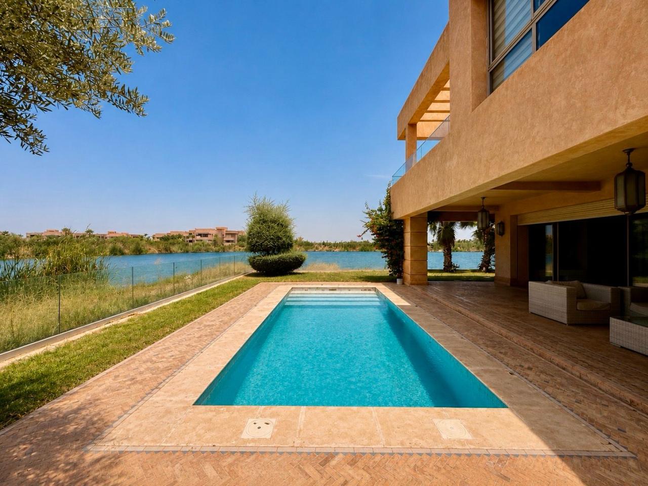 Villa 4 Façades front de Lac Prestigia Musc