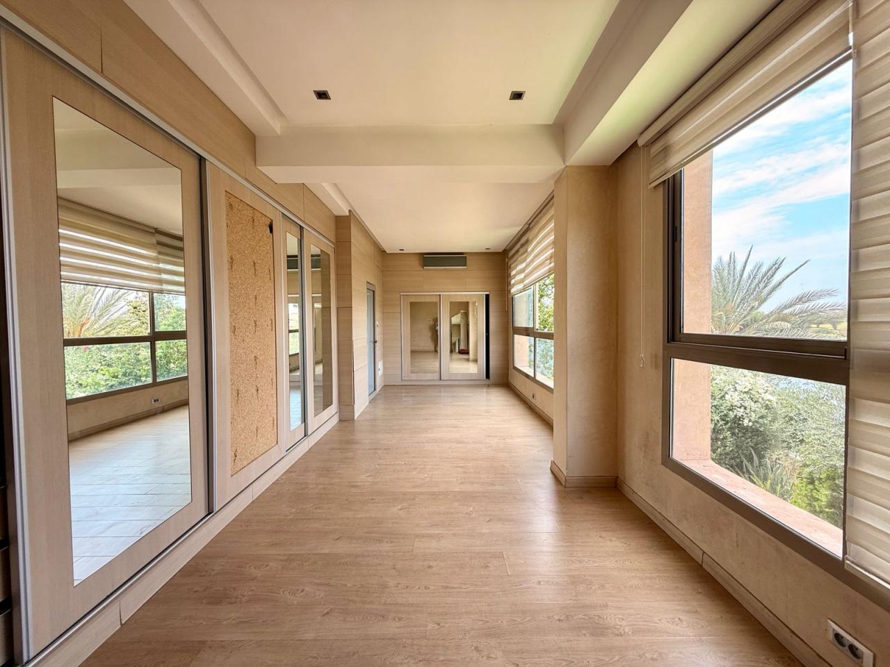 Villa 4 Façades front de Lac Prestigia Musc