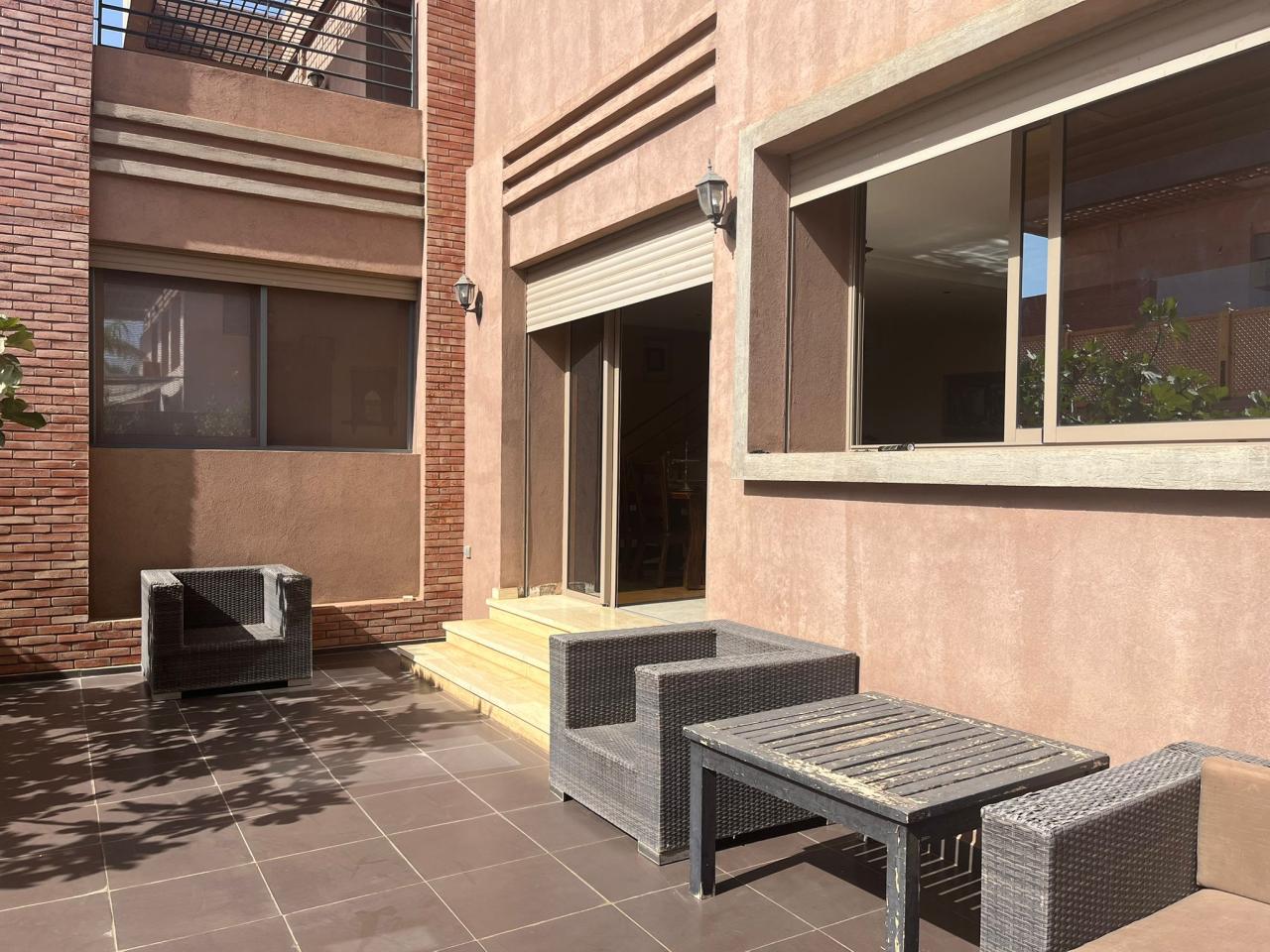 Villa 3 chambres à Vendre à Akenza