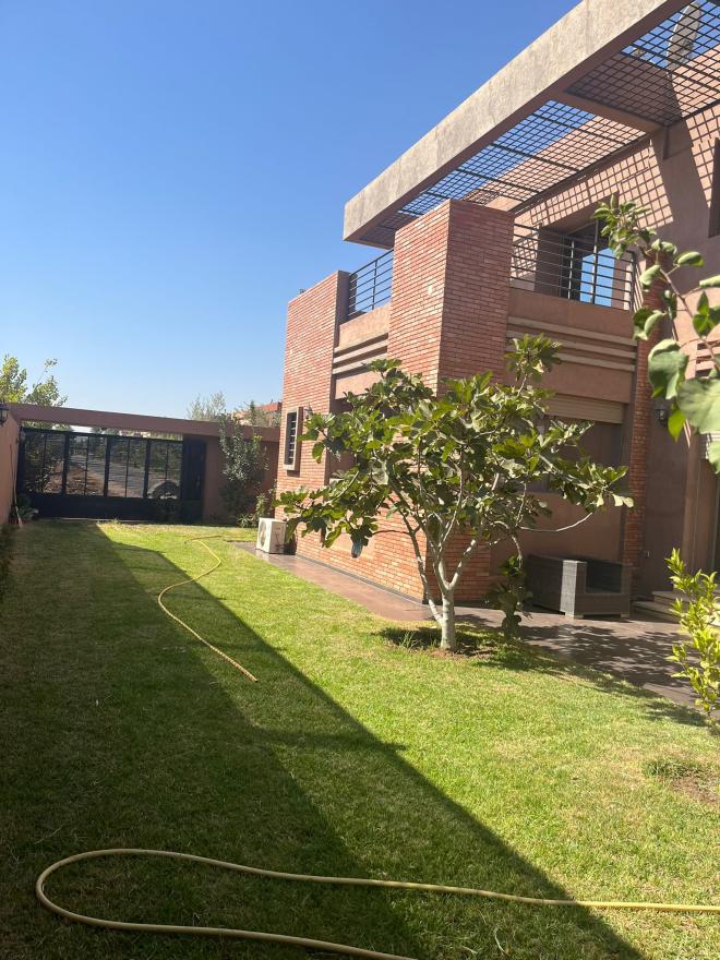 Villa 3 chambres à Vendre à Akenza