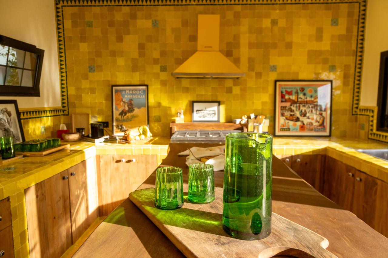 Villa Yemna – Villa de Luxe à Marrakech avec Piscine Chauffée, Terrain de Padel Privé et Vue sur les Montagnes de l’Atlas