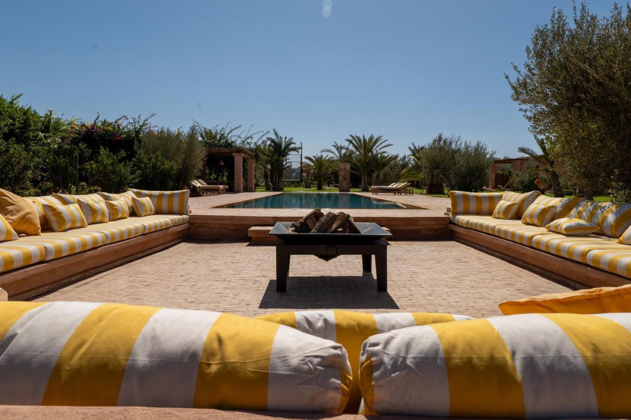 Villa Yemna – Villa de Luxe à Marrakech avec Piscine Chauffée, Terrain de Padel Privé et Vue sur les Montagnes de l’Atlas