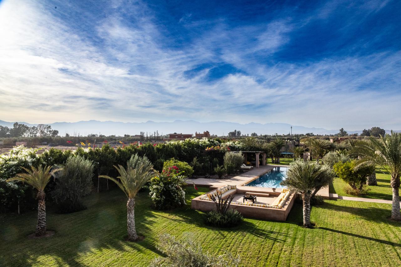Villa Yemna – Villa de Luxe à Marrakech avec Piscine Chauffée, Terrain de Padel Privé et Vue sur les Montagnes de l’Atlas