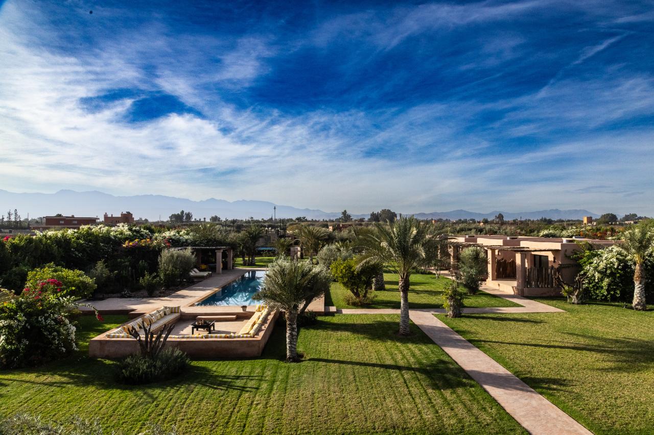 Villa Yemna – Villa de Luxe à Marrakech avec Piscine Chauffée, Terrain de Padel Privé et Vue sur les Montagnes de l’Atlas