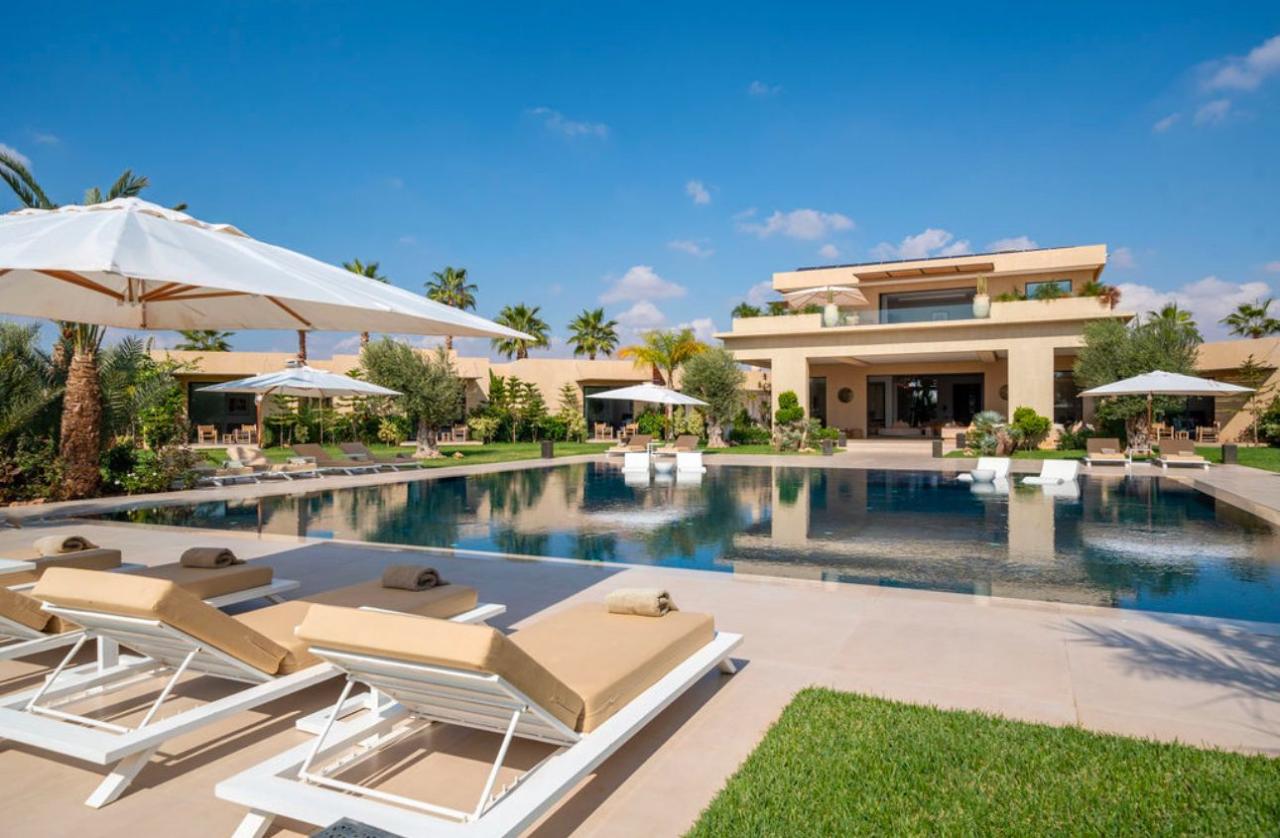 Villa 10 chambres à vendre route de fès