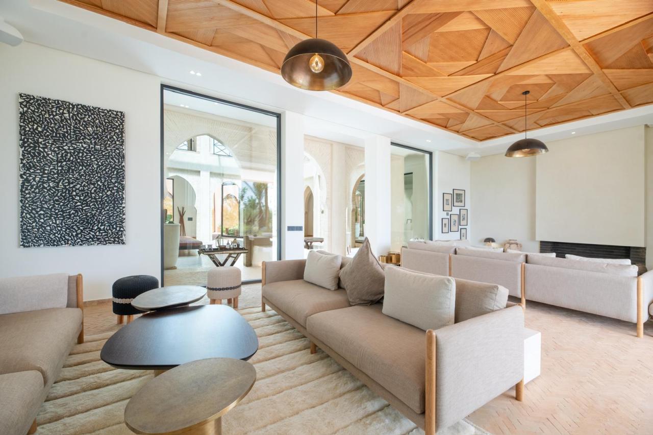 Villa 7 chambres à vendre route de fès