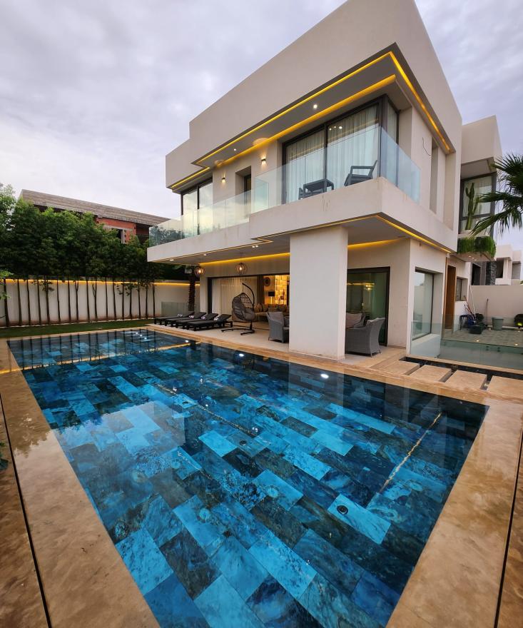 Villa Moderne Haut Standing à Louer – Piscine Chauffée Et Spa