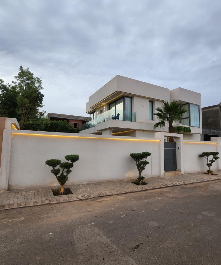 Villa Moderne Haut Standing à Louer – Piscine Chauffée Et Spa