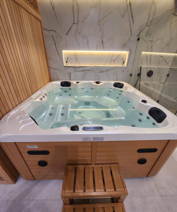 Villa Moderne Haut Standing à Louer – Piscine Chauffée Et Spa