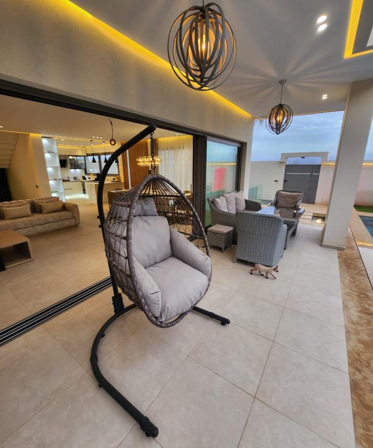 Villa Moderne Haut Standing à Louer – Piscine Chauffée Et Spa