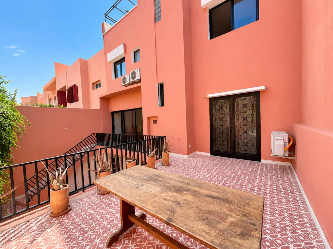 Grande Villa Familiale de 5 Chambres à Louer – Majorelle