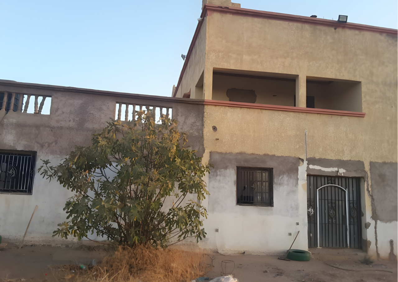 Terrain Unique avec Maison Semi-Finie à Vendre – Route de l’Ourika