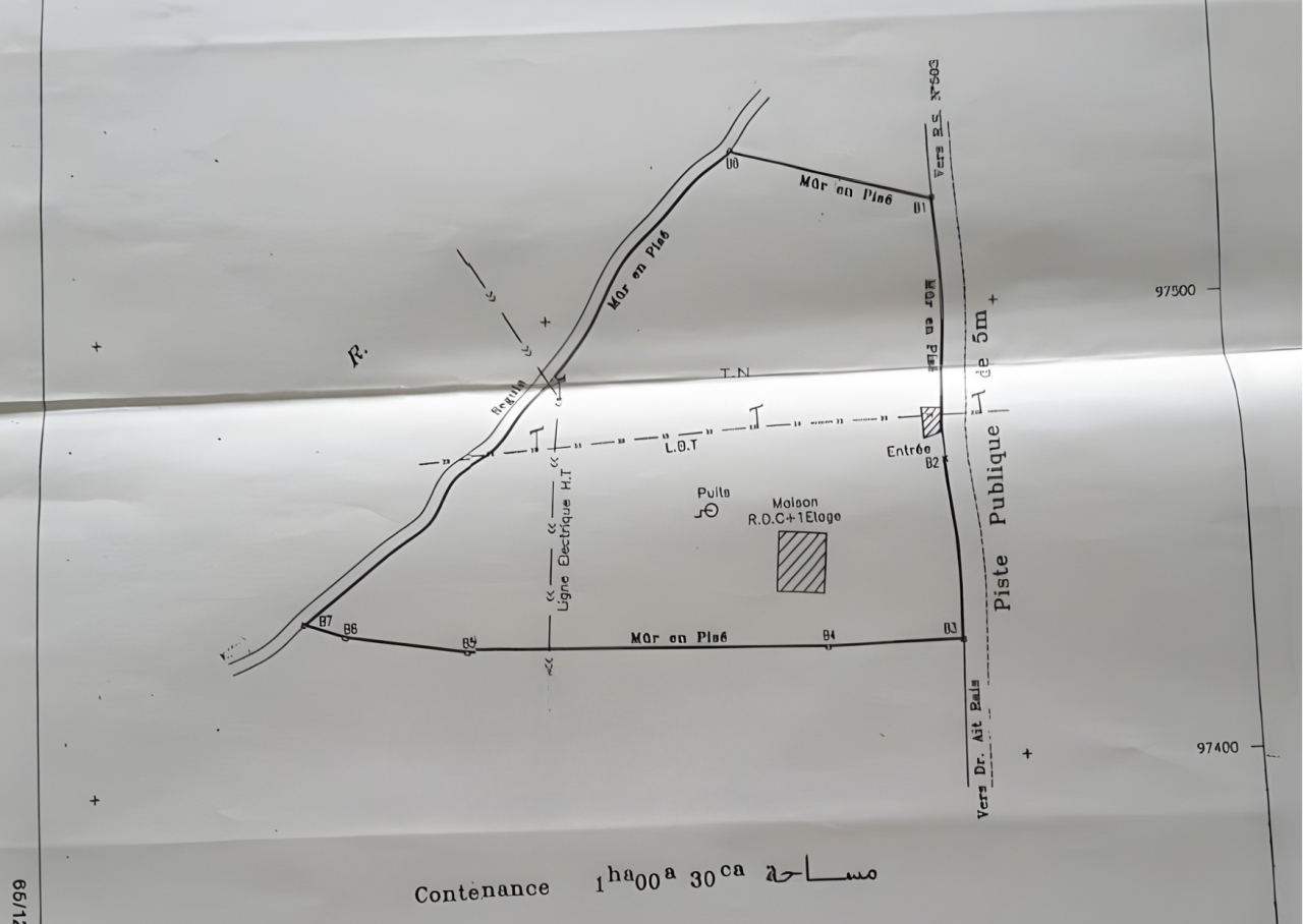 Terrain Unique avec Maison Semi-Finie à Vendre – Route de l’Ourika