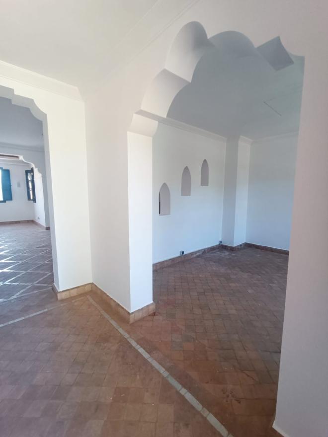 Villa Spacieuse à Louer avec Piscine Privée – Route de Casa