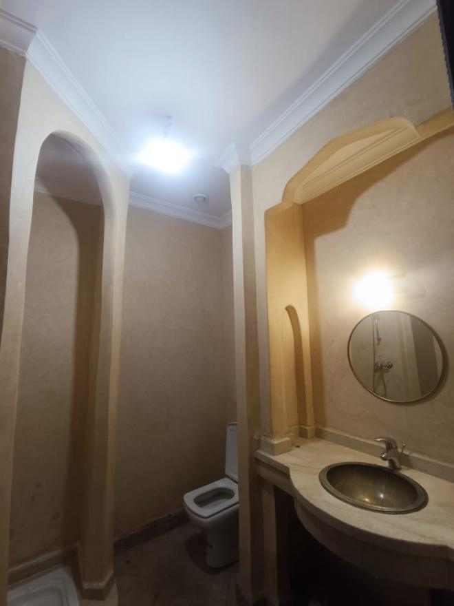 Villa Spacieuse à Louer avec Piscine Privée – Route de Casa