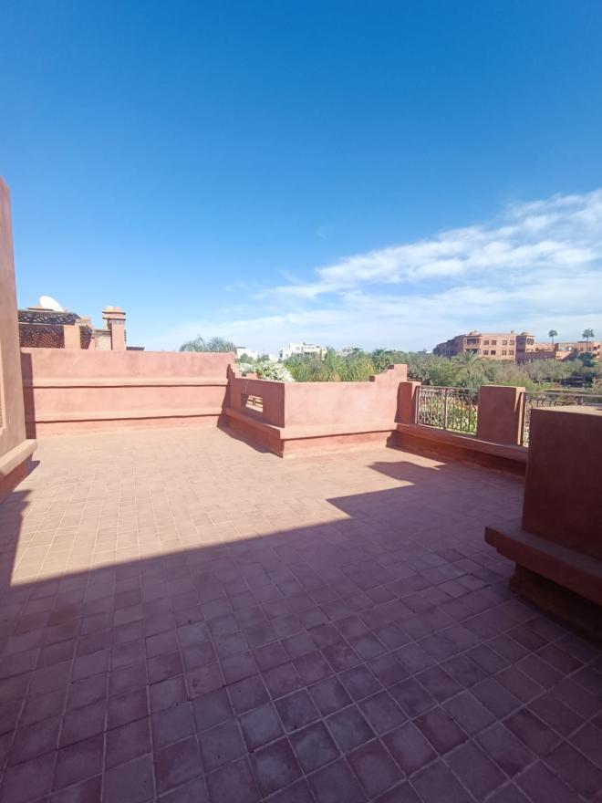 Villa Spacieuse à Louer avec Piscine Privée – Route de Casa