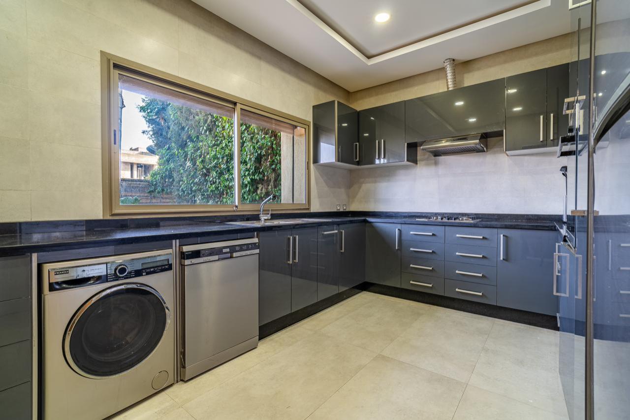 Villa moderne 3 chambres à louer à Akenza