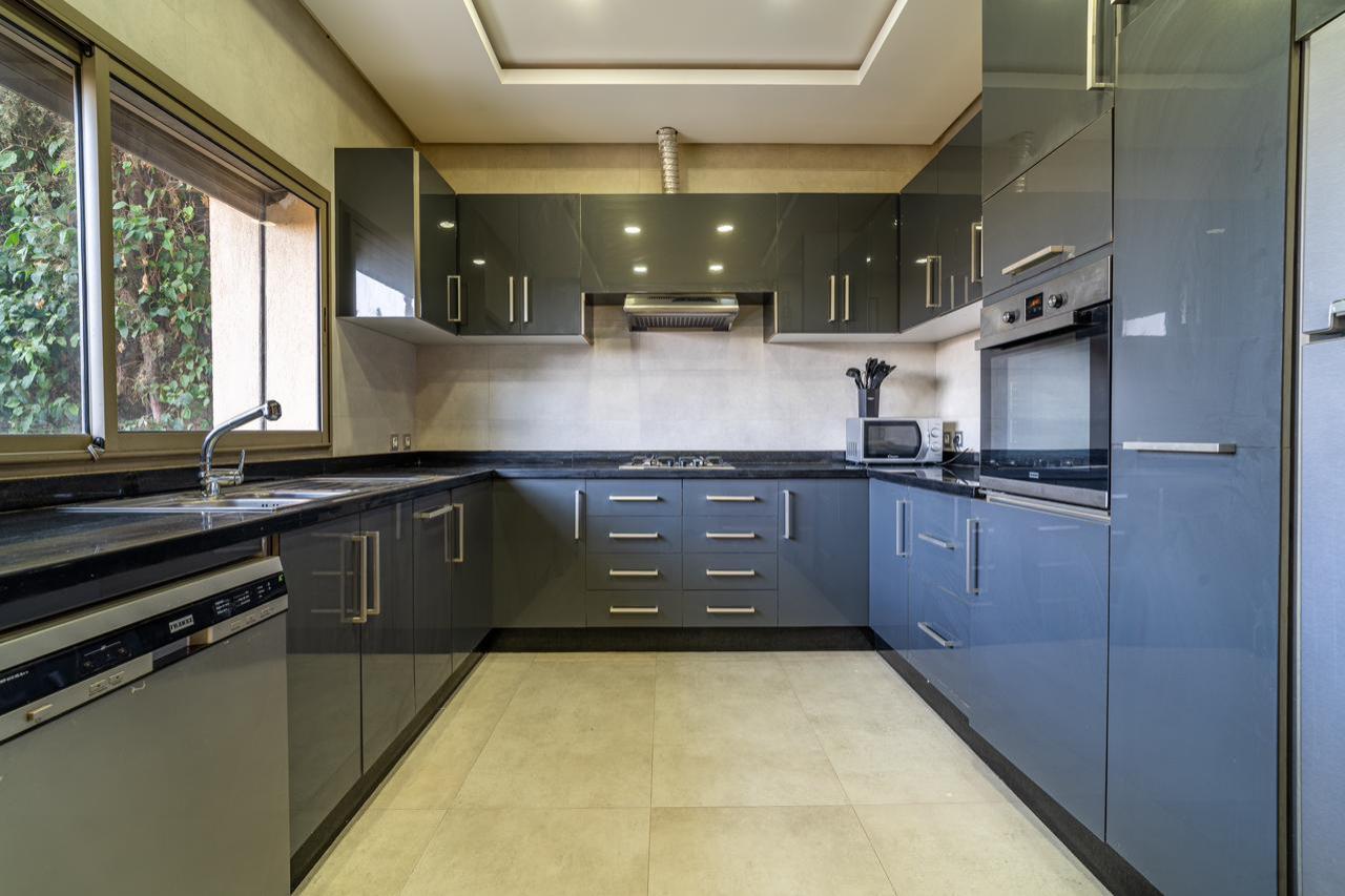 Villa moderne 3 chambres à louer à Akenza