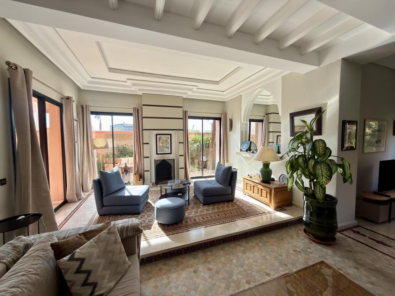 Villa 4 façades à vendre Route de Ouarzazate