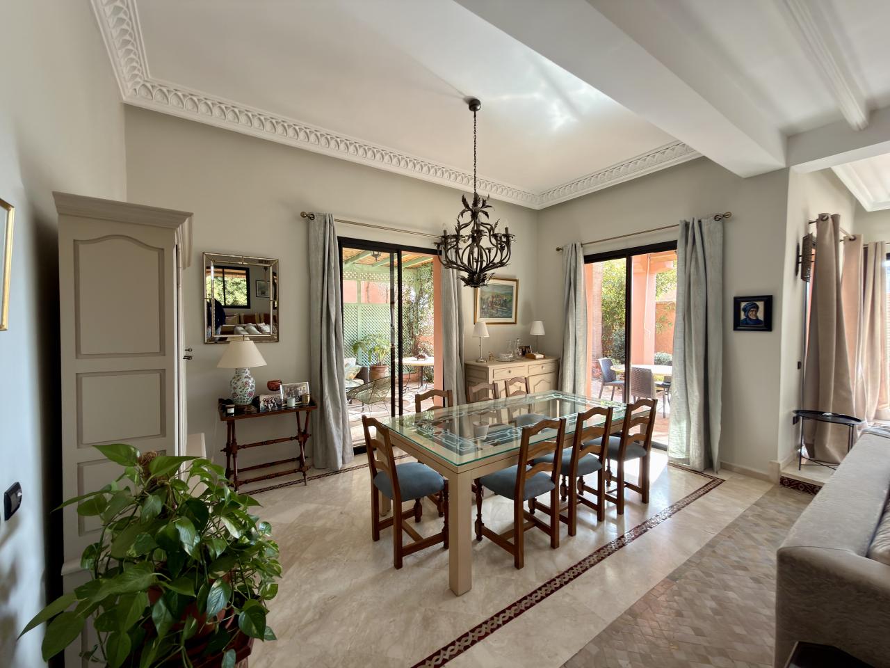 Villa 4 façades à vendre Route de Ouarzazate