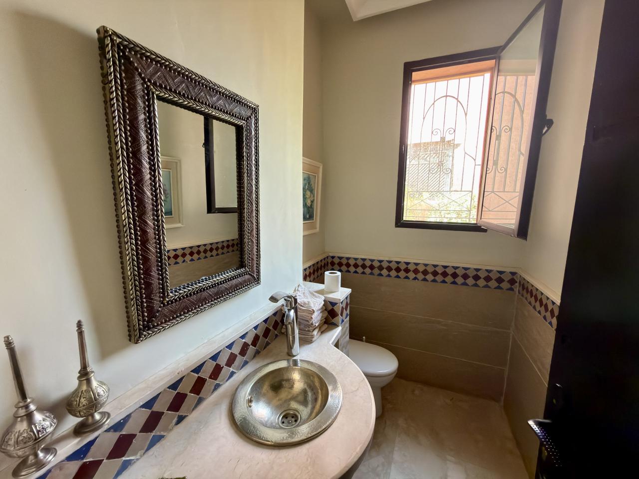 Villa 4 façades à vendre Route de Ouarzazate