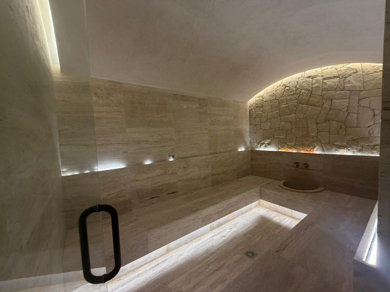 Villa 5 suites à vendre – Domaine golfique sécurisé Route de l’Ourika