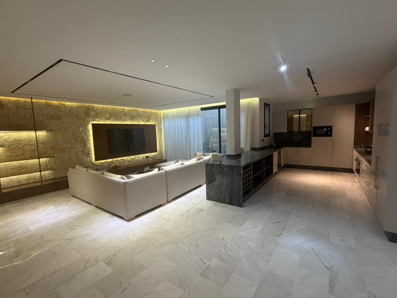 Villa 5 suites à vendre – Domaine golfique sécurisé Route de l’Ourika