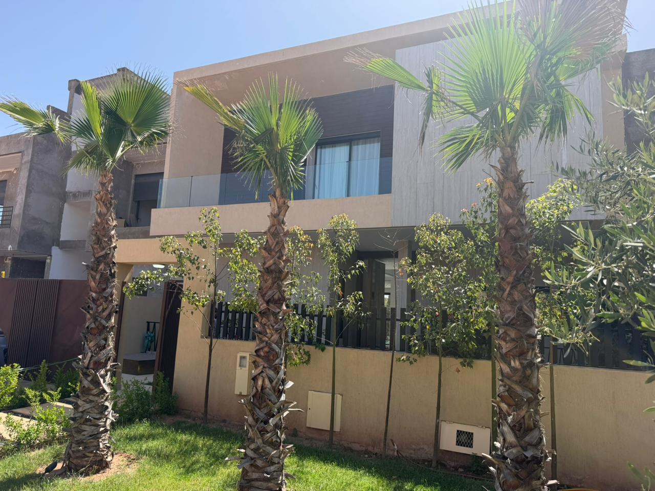 Villa 5 suites à vendre – Domaine golfique sécurisé Route de l’Ourika