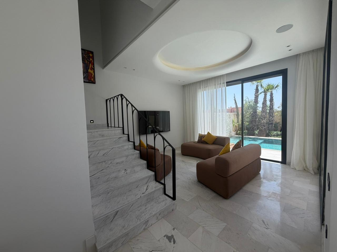 Villa 5 suites à vendre – Domaine golfique sécurisé Route de l’Ourika