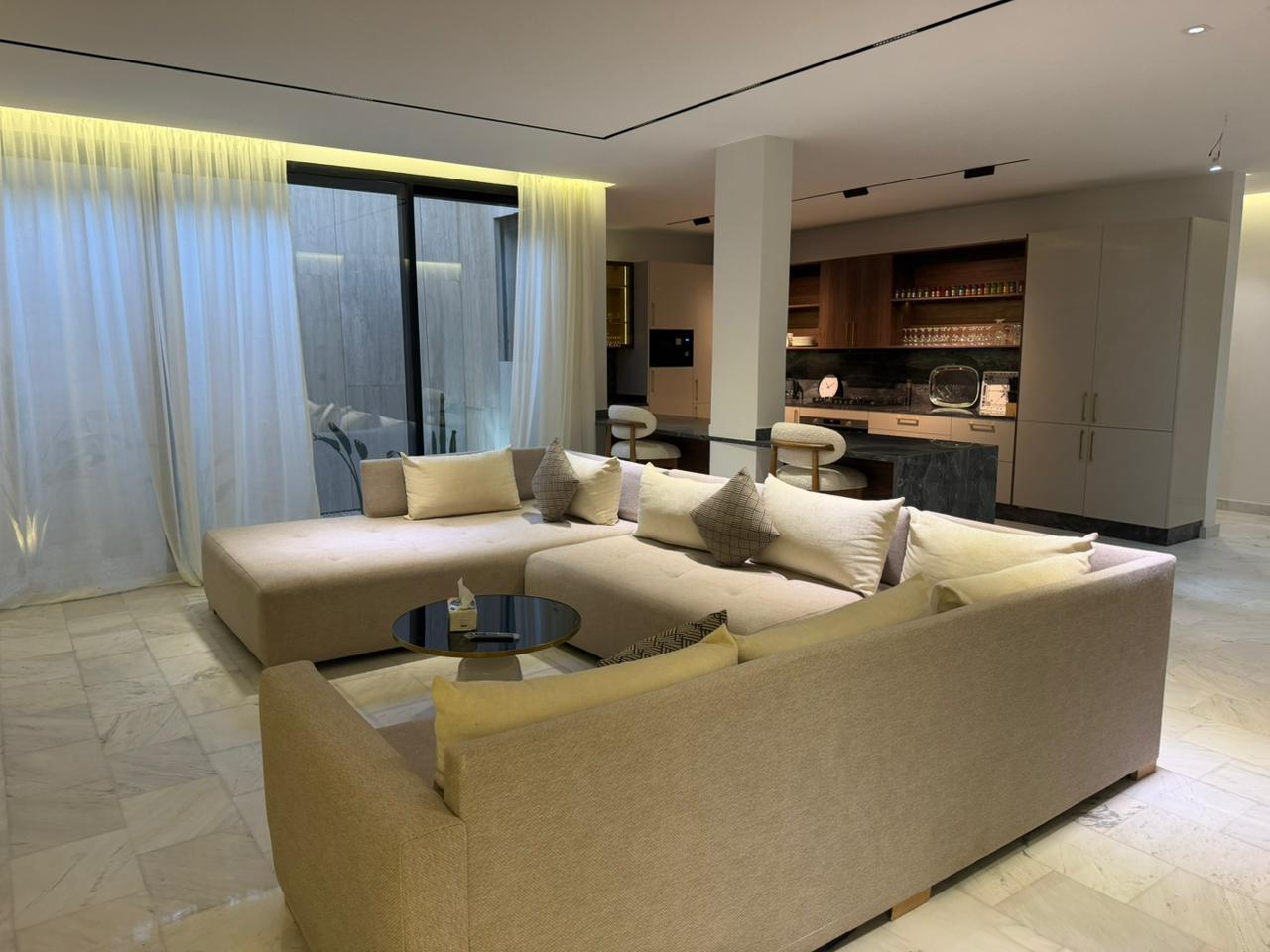 Villa 5 suites à vendre – Domaine golfique sécurisé Route de l’Ourika