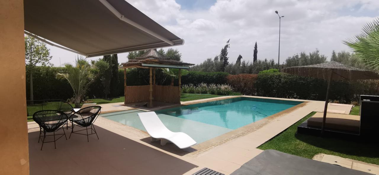 Villa 5 chambres à louer non meublée sur route de casa