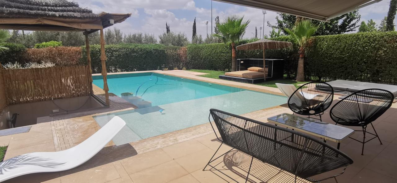 Villa 5 chambres à louer non meublée sur route de casa