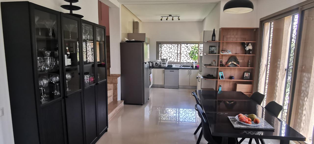 Villa 5 chambres à louer non meublée sur route de casa