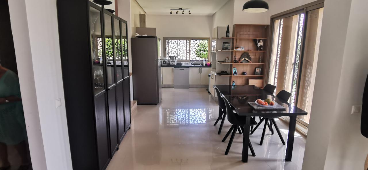 Villa 5 chambres à louer non meublée sur route de casa