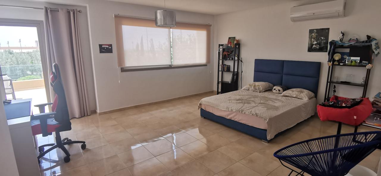 Villa 5 chambres à louer non meublée sur route de casa