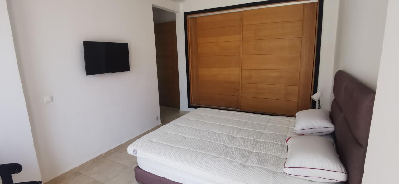 Villa 5 chambres à louer non meublée sur route de casa