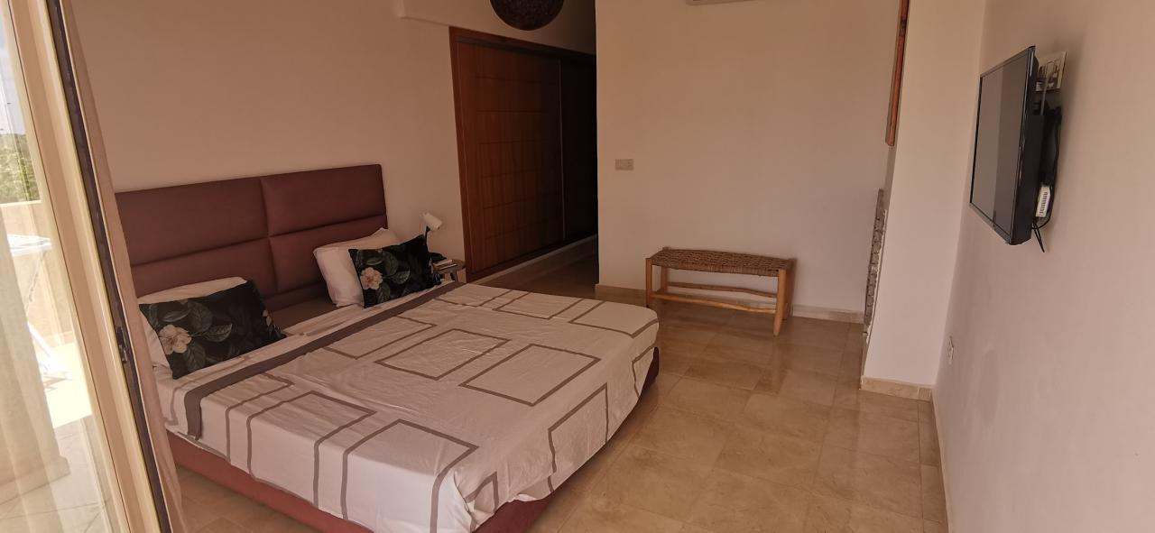 Villa 5 chambres à louer non meublée sur route de casa