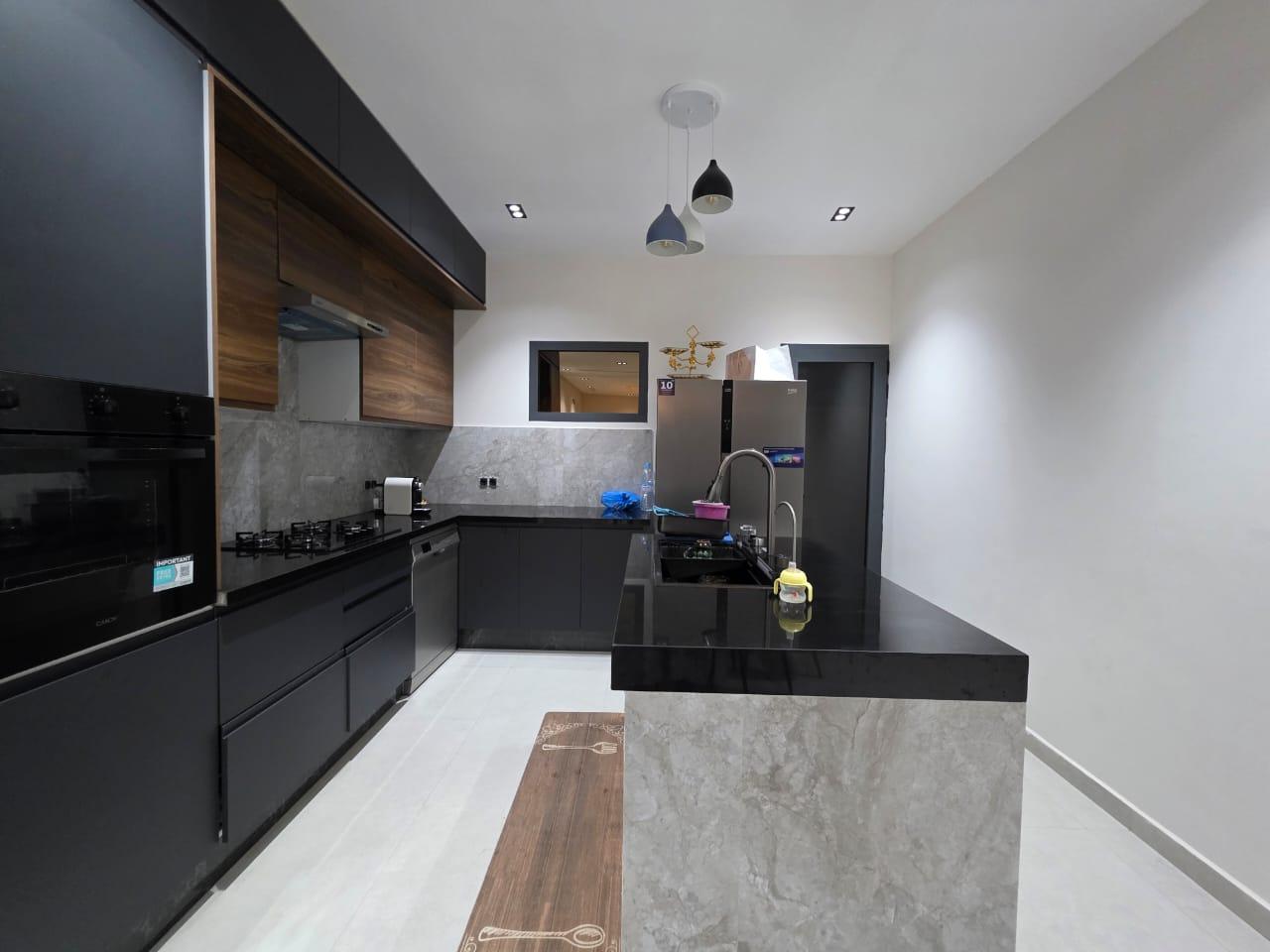 Villa Neuve Meublée à Vendre – Route d’Amezmiz