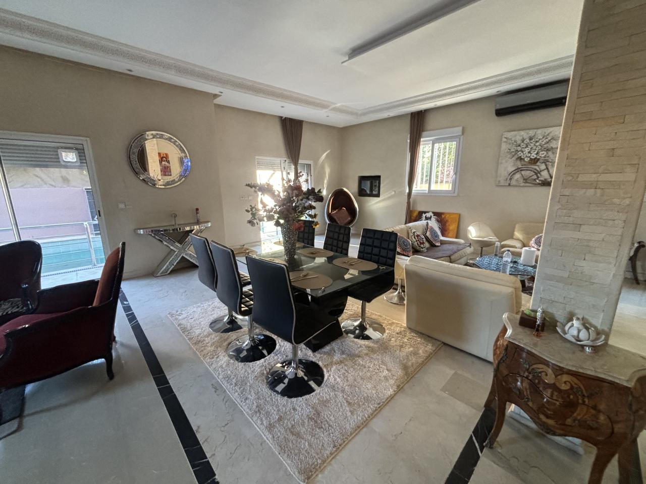 Spacieuse villa 8 chambres à louer à Targa